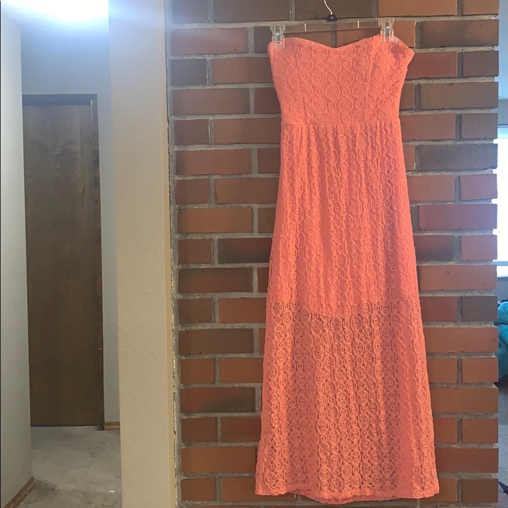 Strapless Coral Lace Dress 🤍